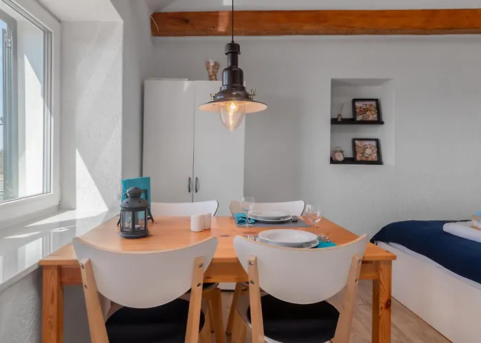 Beautiful In Appartement Novi Vinodolski